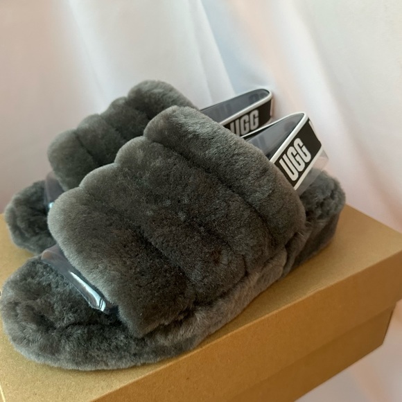 UGG FLUFF YEAH SLIDES/SLIPPERS - Picture 1 of 9
